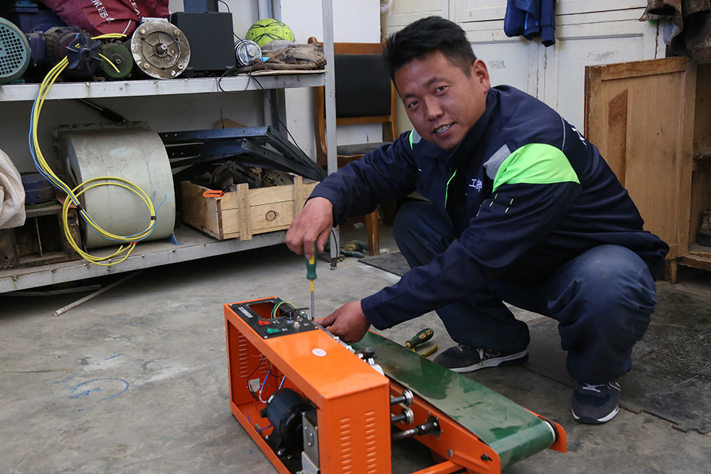 1548406633239222.jpg 先進(jìn)工作者工程部-索朗次仁.jpg